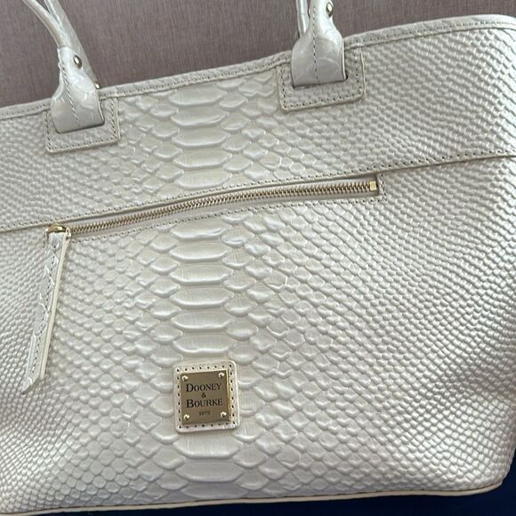 Dooney & Bourke Pearlized Snake Doomed Satchel Bag! - Picture 2 of 13